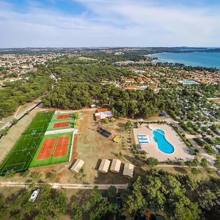 ホリデーパーク Plamar Mobile Homes Bi Village 4*