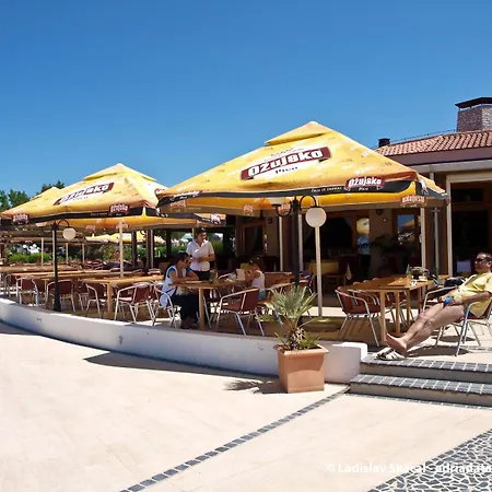 ホリデーパーク Plamar Mobile Homes Bi Village Fažana